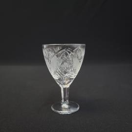 Рюмка винтажная, СССР. Хрусталь, с резным геометрическим узором на высокой ножке