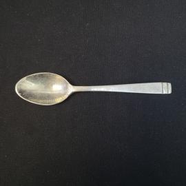Ложка чайная винтажная, СССР. Металл, классическая форма ручки и овальная чаша