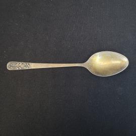 Ложка чайная винтажная, СССР. Металл, с рельефным узором на ручке