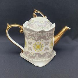 Чайник винтажный, СССР. Фарфор, с крышкой, декоративная роспись и позолота