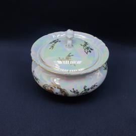 Шкатулка винтажная, СССР. Перламутровый фарфор с крышкой, декоративная на ножках