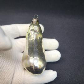 Елочная игрушка винтажная, СССР. Стекло, в форме баклажана, с металлическим креплением