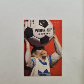 Карманный календарик 1992. Pioneer Cup, обезьяна с футбольным мячом, спорт. Календарь винтажный