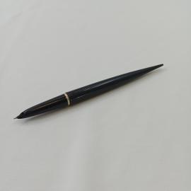 Ручка шариковая винтажная, СССР. Пластмассовый корпус черного цвета с металлическим кольцом