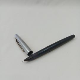 Ручка шариковая винтажная, СССР. Пластмассовый корпус с металлическим колпачком