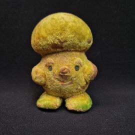 Игрушка винтажная, СССР. Фигурка поросенка с грибом, пластмасса с бархатным покрытием