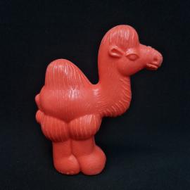 Игрушка резиновая винтажная, СССР. Фигурка верблюда для купания детская красного цвета