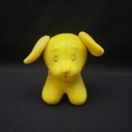 Игрушка винтажная, СССР. Пластмассовая фигурка собаки желтого цвета, настольная или игровая