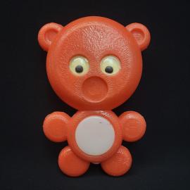 Игрушка винтажная, СССР. Пластмассовый мишка с подвижными глазами, настенная подвеска