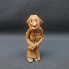 Статуэтка винтажная, СССР. Керамическая фигура старушки с палкой, ручная работа