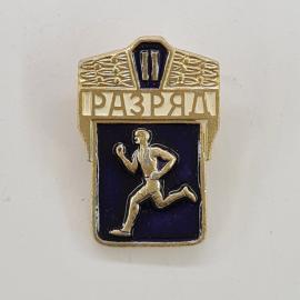 Значок СССР. Празднование 11, бегун, спорт. Винтажный значек.