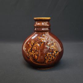 Ваза винтажная, СССР. Керамика, коричневая глазурь, рельефный растительный орнамент