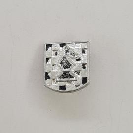 Значок СССР. Шахматы, конь на клетчатом щите, спорт. Винтажный значек.