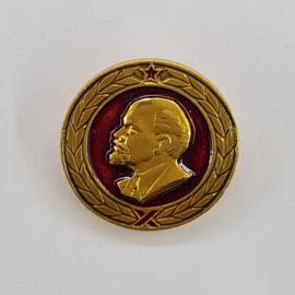 Значок СССР. Профиль Ленина, красная звезда и лавровый венок, тематика революция. Винтажный значек.