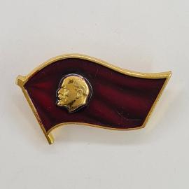 Значок СССР. Красное знамя, портрет Ленина, советская тематика. Винтажный значек.