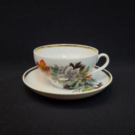 Чайная пара винтажная, СССР. Фарфор, белая с цветочным рисунком и золотистой каймой