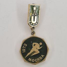 Значок СССР. Москва 1973, бегун, спорт. Винтажный значек.