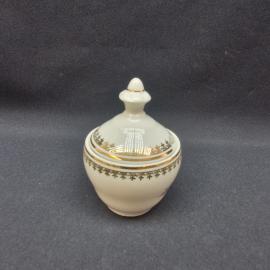 Сахарница винтажная, СССР. Фарфор, с крышкой, с цветочным рисунком и позолотой