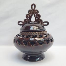 Конфетница винтажная, СССР. Керамика, с крышкой и ажурным декором на ножке