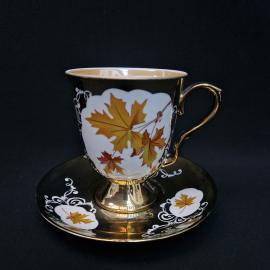 Чайная пара винтажная, СССР. Фарфор, черная с позолотой, декор с кленовыми листьями