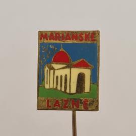 Значок СССР. Марианске Лазне, Чехословакия, архитектура, здание с красной крышей. Винтажный значек.