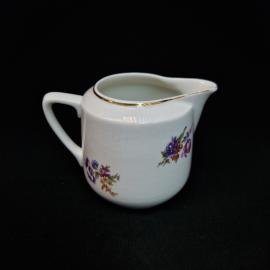Молочник винтажный, СССР. Фарфор, с цветочным рисунком и золотистой отводкой