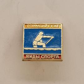 Значок СССР. Олимпийские виды спорта, гребля на байдарке. Винтажный значек.