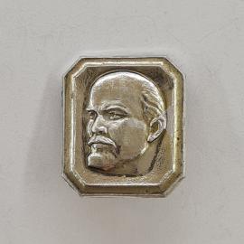 Значок СССР. Профиль Ленина, революционная тематика. Винтажный значек.