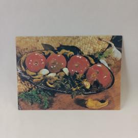 Открытка советская СССР. Кулинария, красные маринованные помидоры с зеленью и чесноком. винтаж