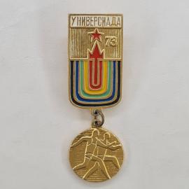 Значок СССР. Универсиада 73, Москва, спорт, бегуны, медаль. Винтажный значек.