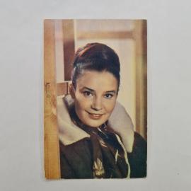 Открытка советская СССР. Наталья Величко, актриса кино, портрет у двери, кинематограф, винтаж