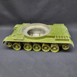 Игрушка винтажная, СССР. Корпус танка на колесах, металлический, для сборной модели