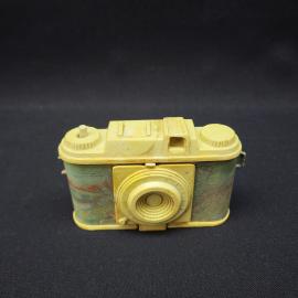 Фотоаппарат игрушечный винтажный, СССР. Пластмассовый корпус с имитацией объектива