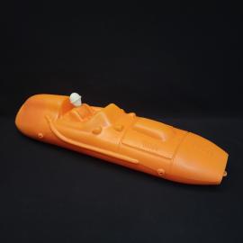 Игрушка винтажная, СССР. Пластмассовый катер с фигуркой водителя, длина около 55 см
