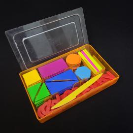 Игра развивающая винтажная, СССР. Набор геометрических фигур и счетных элементов в коробке
