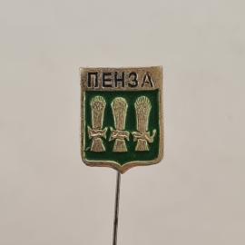 Значок СССР. Пенза, герб города на зеленом фоне. Винтажный значек.