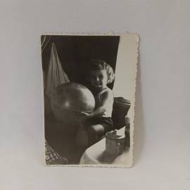 Фотография винтажная, СССР. Черно белый снимок с ребенком, бумажный фотоотпечаток