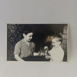 Фотография винтажная, СССР. Черно белый снимок с детьми, бумажный фотоотпечаток