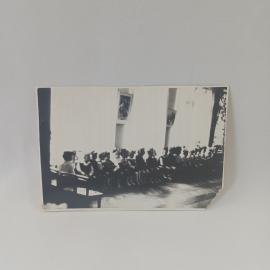 Фотография винтажная, СССР. Черно белый снимок с детьми в зале, бумага