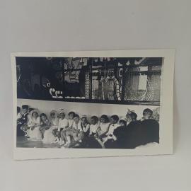 Фотография винтажная, СССР. Черно белый снимок детского утренника, любительская печать