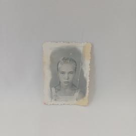Фотография винтажная, СССР. Черно белый портрет девочки, бумажный фотоснимок 1965 года