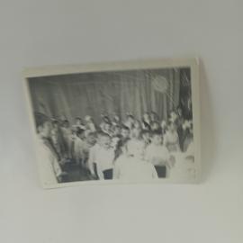 Фотография винтажная, СССР. Черно белое фото детей на утреннике, любительский снимок