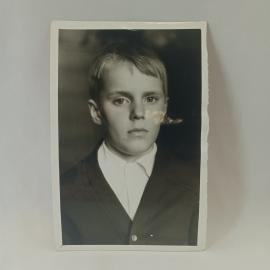 Фотография винтажная, СССР. Черно белый портрет школьника, фотобумага, кабинетная съемка