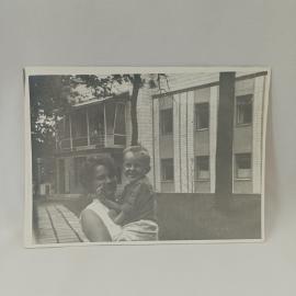 Фотография винтажная, СССР. Черно белый семейный снимок, Киев, 1970 год