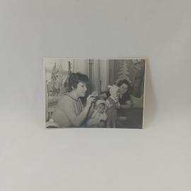 Фотография винтажная, СССР. Черно белый снимок с детьми и воспитателями в помещении детсада