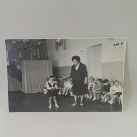 Фотография винтажная, СССР. Черно белый снимок детского утренника в детском саду