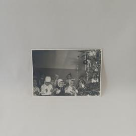 Фотография винтажная, СССР. Черно белый снимок детского новогоднего утренника у елки
