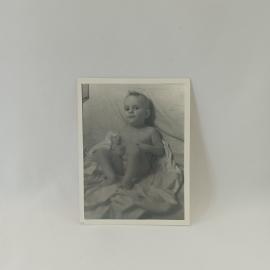Фотография винтажная, СССР. Черно белый снимок с портретом ребенка, бумажный фотоотпечаток