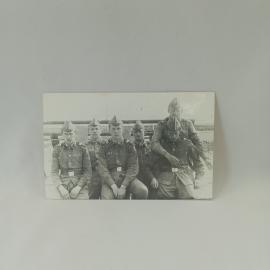 Фотография винтажная, СССР. Черно белый снимок с группой военнослужащих, 1 шт.