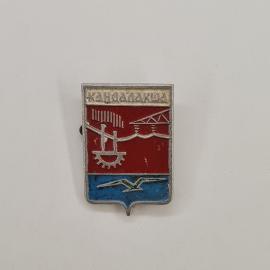 Значок СССР. Кандалакша, Мурманская область, северный город, герб с мостом и чайкой. Винтажный значе